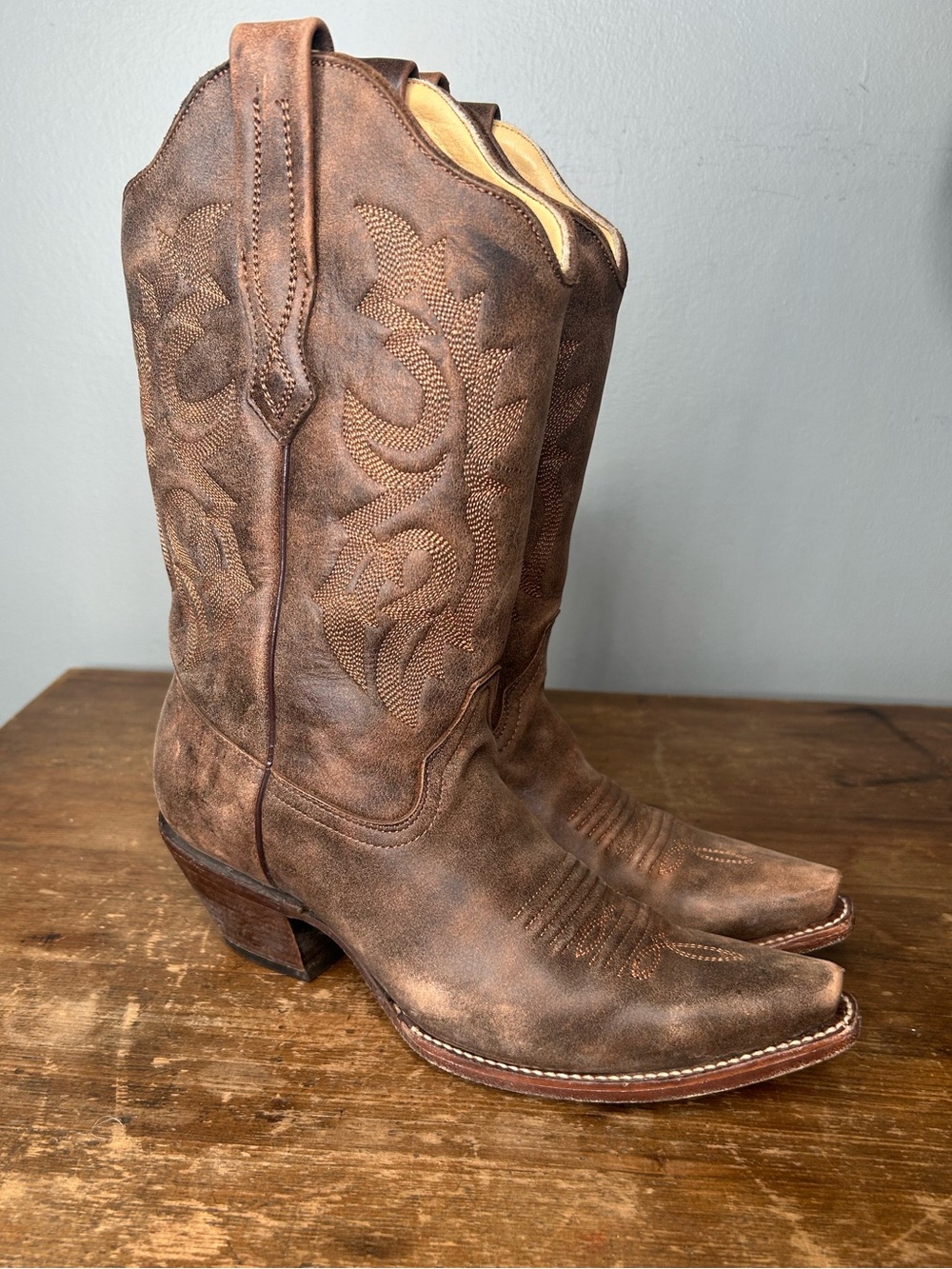 Corral "Naham" C2033 Distressed Leather Western Boots women’s size 8.5 m